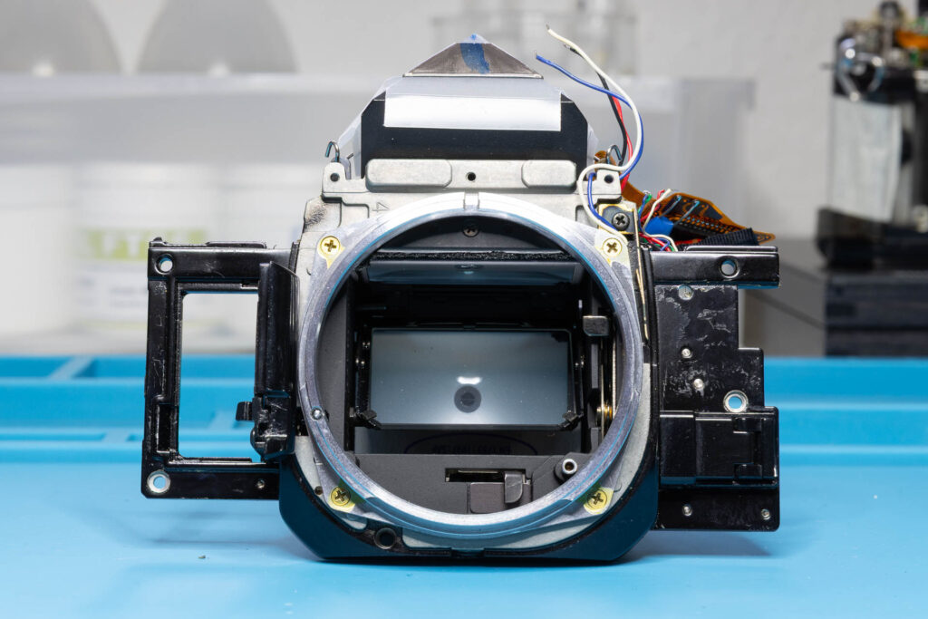 Canon A-1: Removal of mirror box - Front of mirror box