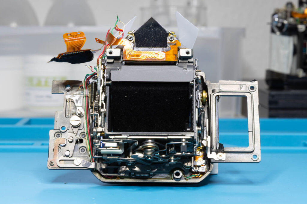 Canon A-1: Removal of mirror box - Back of mirror box