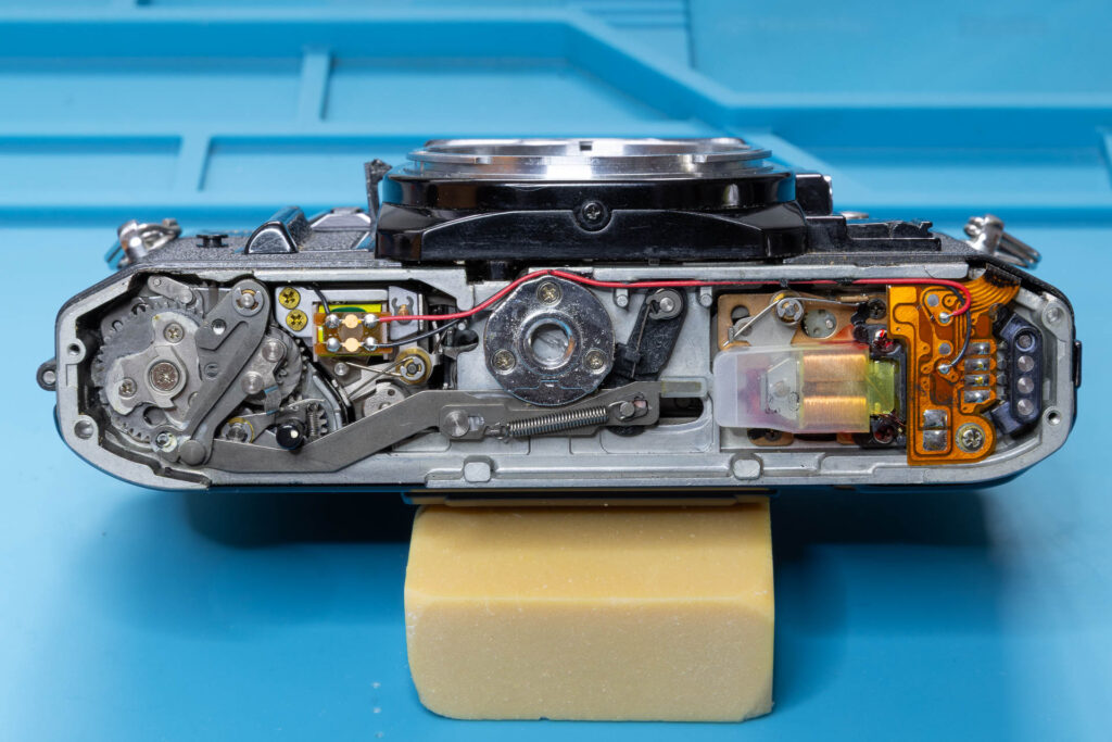 Canon A-1: View inside the camera with bottom cover removed