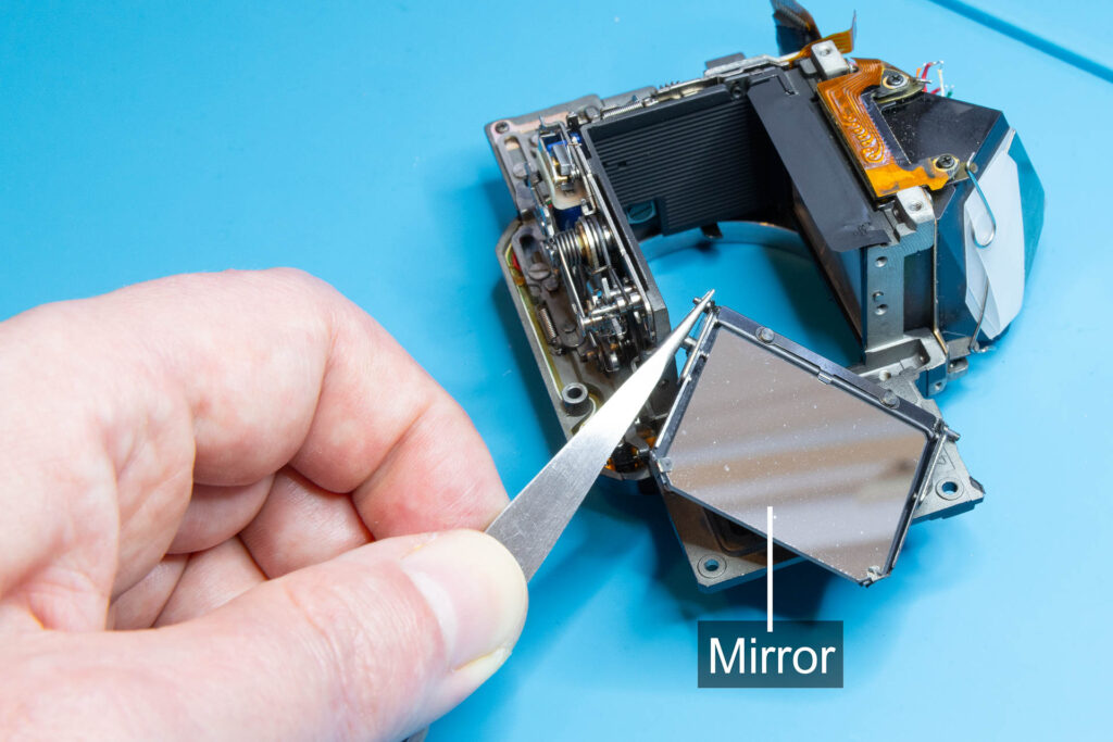 Canon A-1: Mirror removed from mirror box