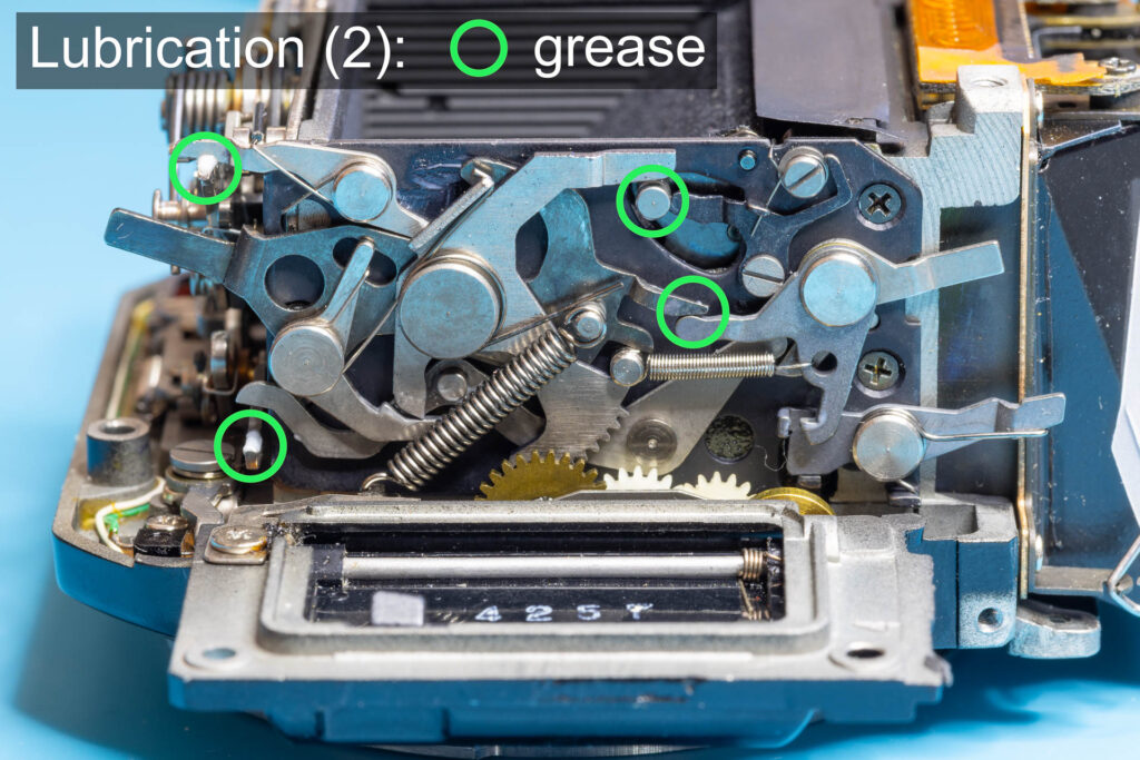 Canon A-1: Where to lubricate the mirror-control unit (Part 2)