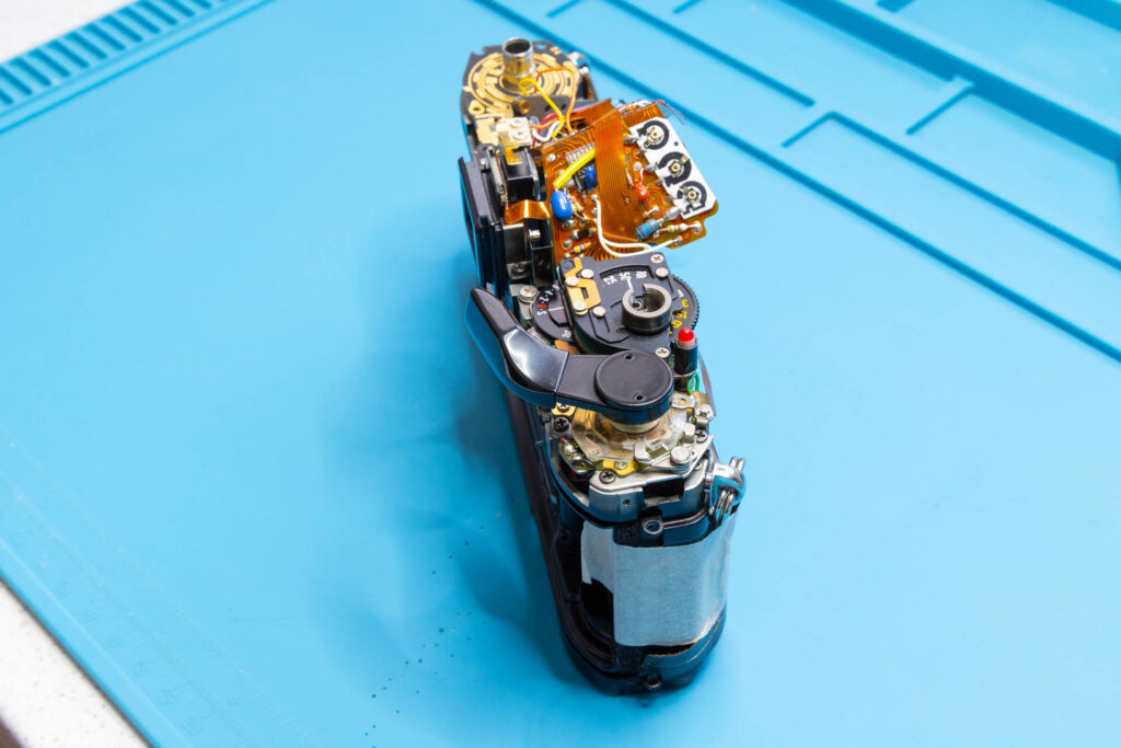 Canon A-1: Film advance lever installed temporarily
