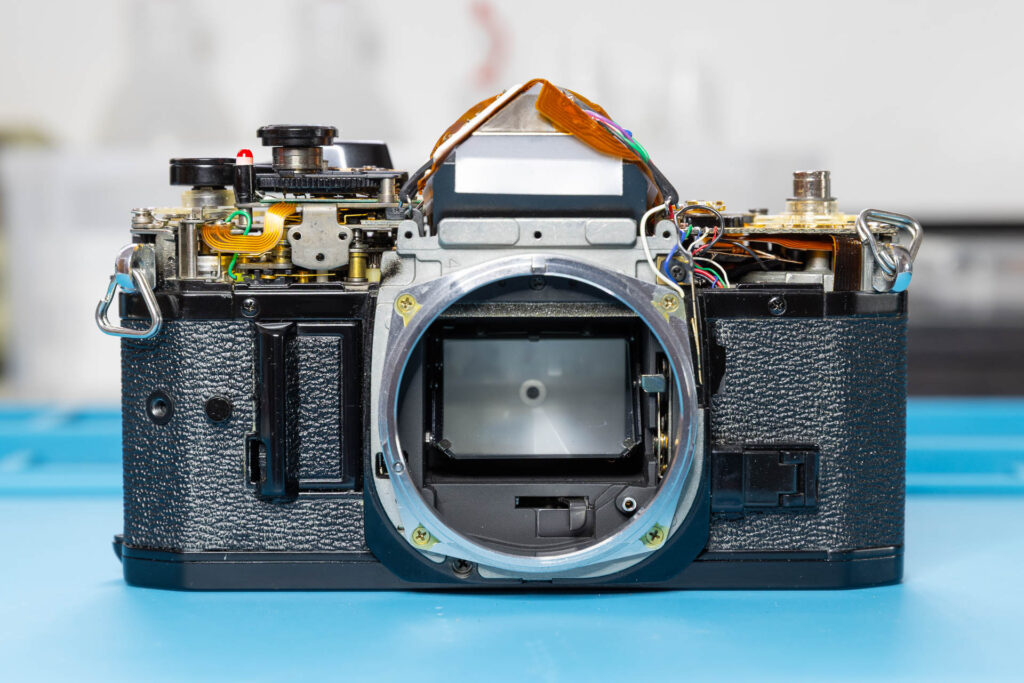 Canon A-1: Mirror box installed successfully