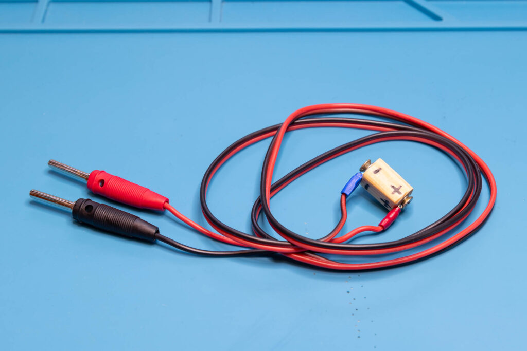 Canon A-1: DIY battery adapter