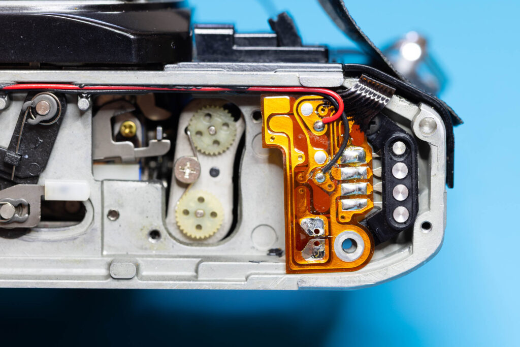 Canon A-1: Release magnet MG2 removed